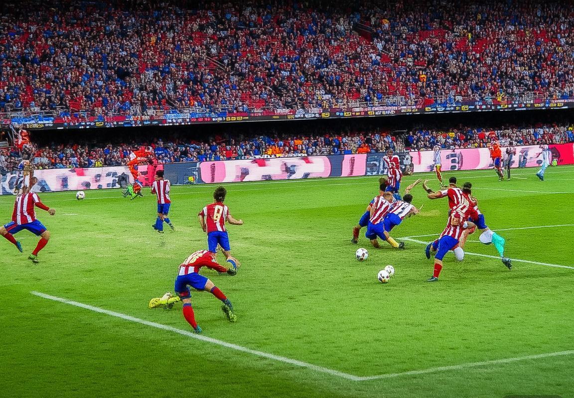 2018西甲巅峰战：巴萨vs马竞 传控对决铁血经典回顾(图1)